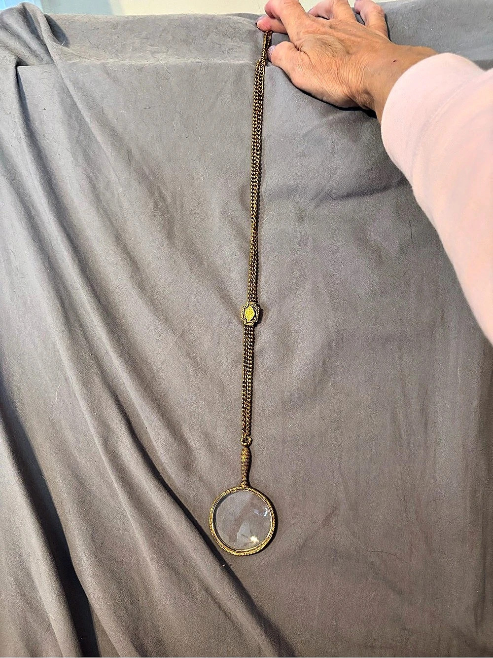 Vintage Gold-Tone Pendant Necklace Like New